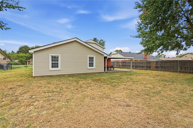 1701 Camelot Drive, Norman, OK 73069