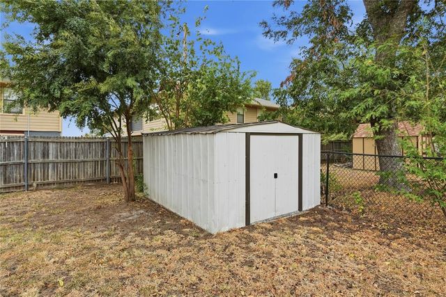 1701 Camelot Drive, Norman, OK 73069