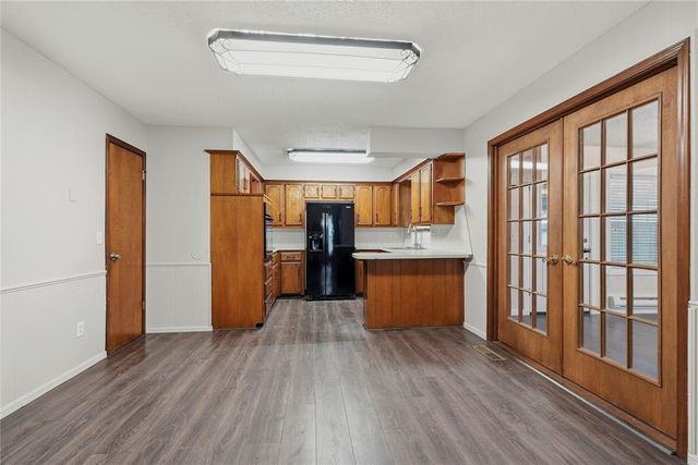 1701 Camelot Drive, Norman, OK 73069