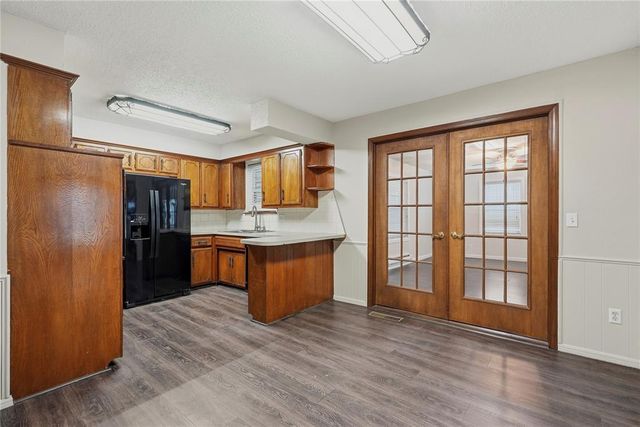 1701 Camelot Drive, Norman, OK 73069