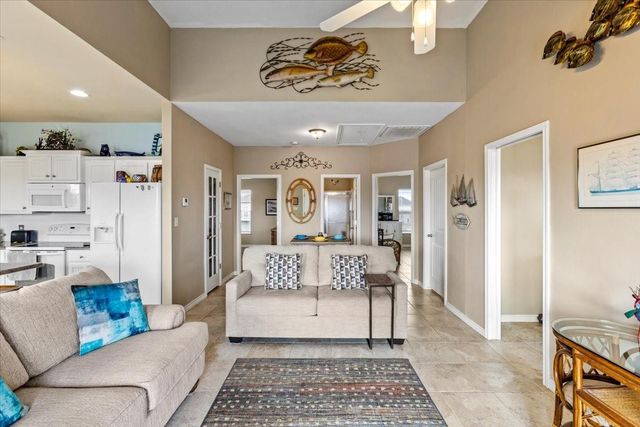 919 Eastview, Crystal Beach, TX 77650