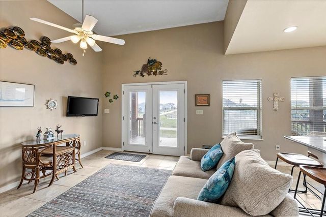 919 Eastview, Crystal Beach, TX 77650