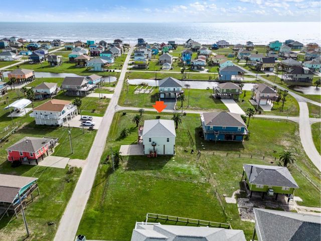 919 Eastview, Crystal Beach, TX 77650