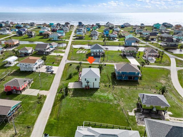 919 Eastview, Crystal Beach, TX 77650