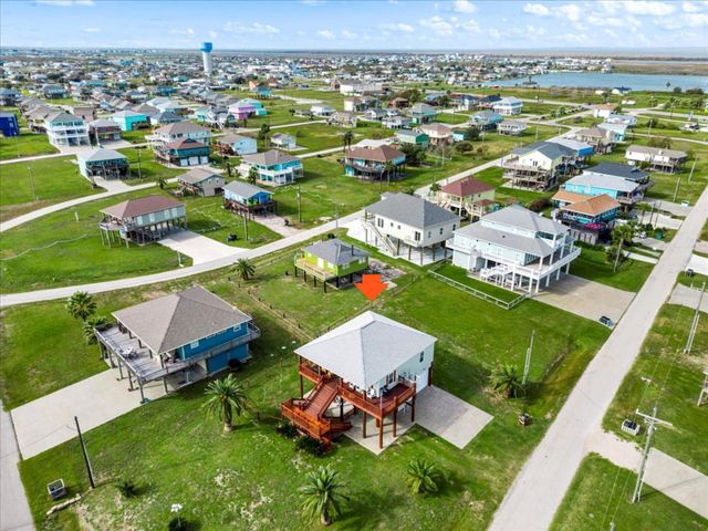 919 Eastview, Crystal Beach, TX 77650