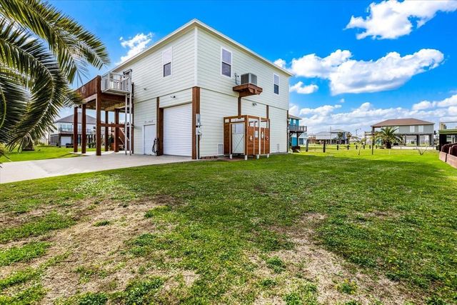 919 Eastview, Crystal Beach, TX 77650