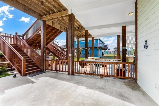 919 Eastview, Crystal Beach, TX 77650