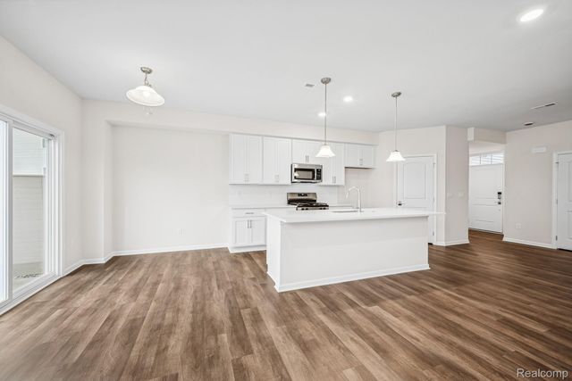 1905 Salt Springs Drive, Saline, MI 48176