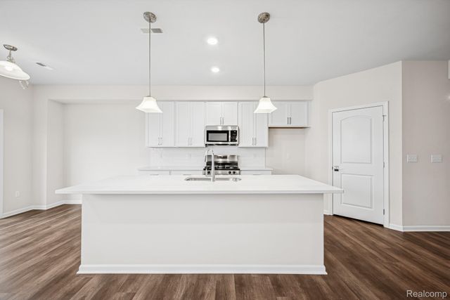 1905 Salt Springs Drive, Saline, MI 48176