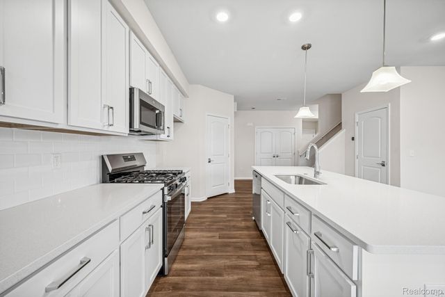 1905 Salt Springs Drive, Saline, MI 48176