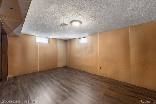 1630 Orchid Street, Waterford, MI 48328