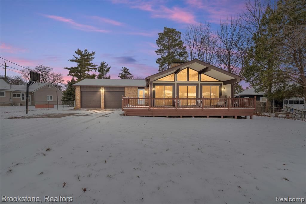 1630 Orchid Street, Waterford, MI 48328