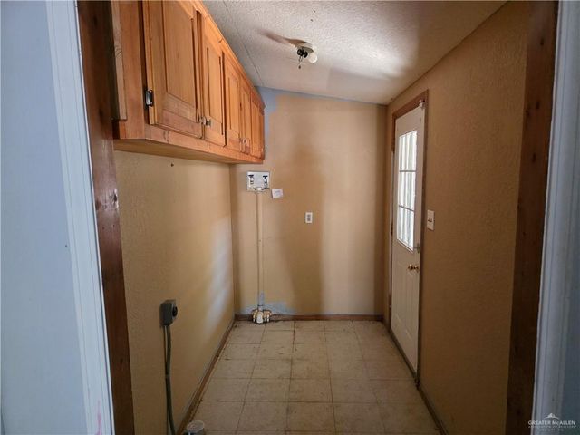 484 E Charles Avenue, Raymondville, TX 78580