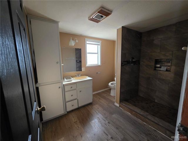 484 E Charles Avenue, Raymondville, TX 78580