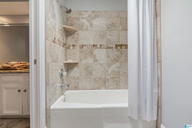 3137 CHESTNUT OAKS DRIVE, Hoover, AL 35244