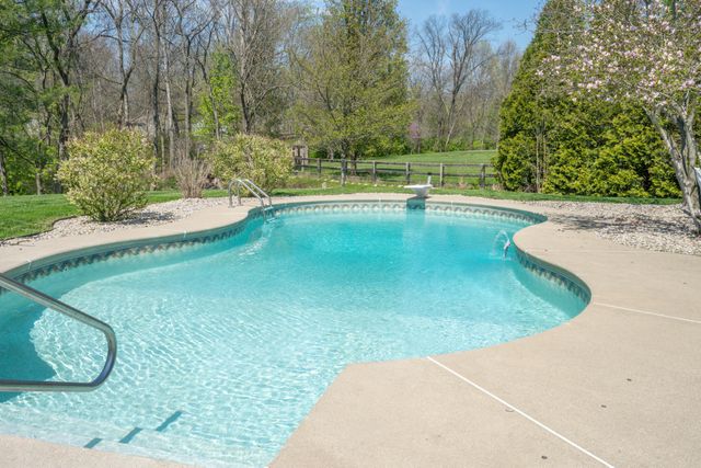 5605 Regal Ridge Drive, Burlington, KY 41005