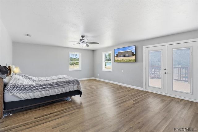9560 N Parkwood Avenue, Dunnellon, FL 34433