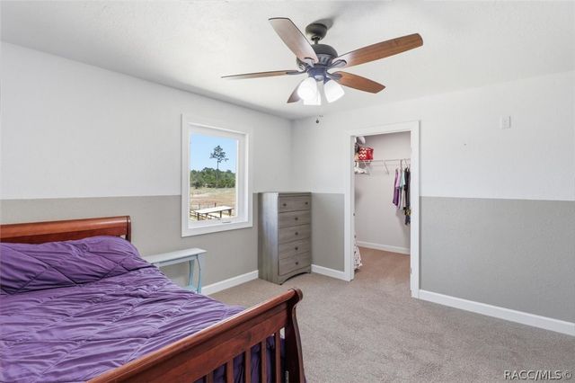 9560 N Parkwood Avenue, Dunnellon, FL 34433