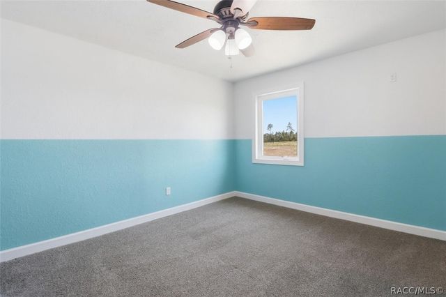 9560 N Parkwood Avenue, Dunnellon, FL 34433