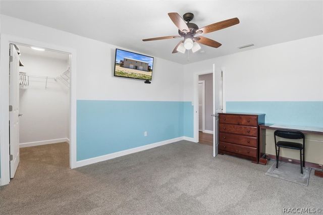 9560 N Parkwood Avenue, Dunnellon, FL 34433