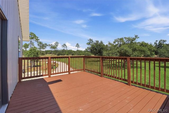 9560 N Parkwood Avenue, Dunnellon, FL 34433