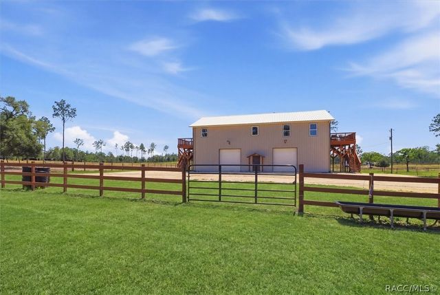 9560 N Parkwood Avenue, Dunnellon, FL 34433