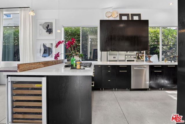 2425 Clement Avenue, Los Angeles, CA 90291