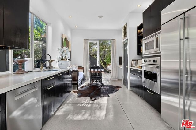 2425 Clement Avenue, Los Angeles, CA 90291