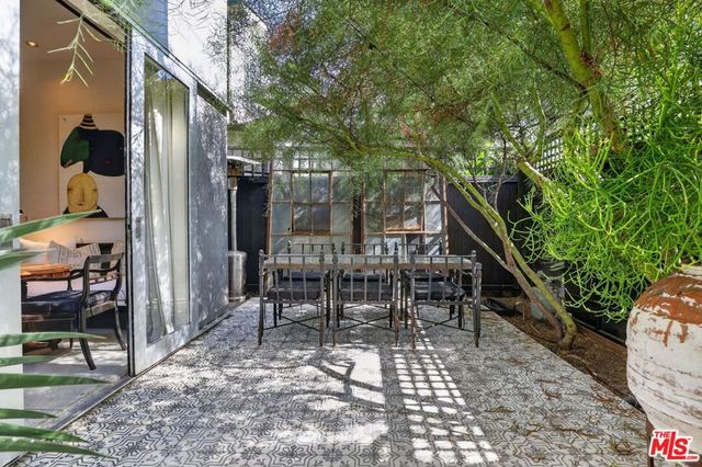 2425 Clement Avenue, Los Angeles, CA 90291