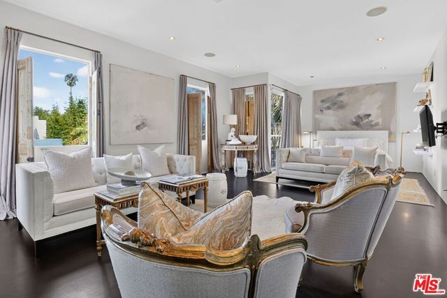 2425 Clement Avenue, Los Angeles, CA 90291