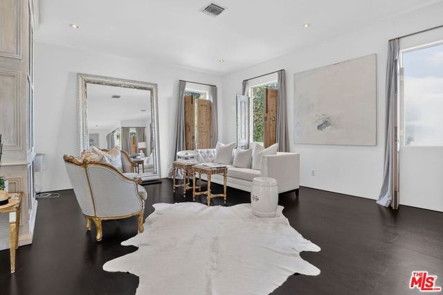 2425 Clement Avenue, Los Angeles, CA 90291