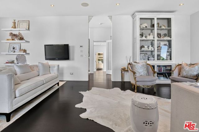 2425 Clement Avenue, Los Angeles, CA 90291