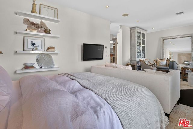 2425 Clement Avenue, Los Angeles, CA 90291