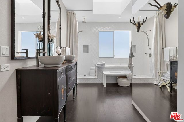 2425 Clement Avenue, Los Angeles, CA 90291