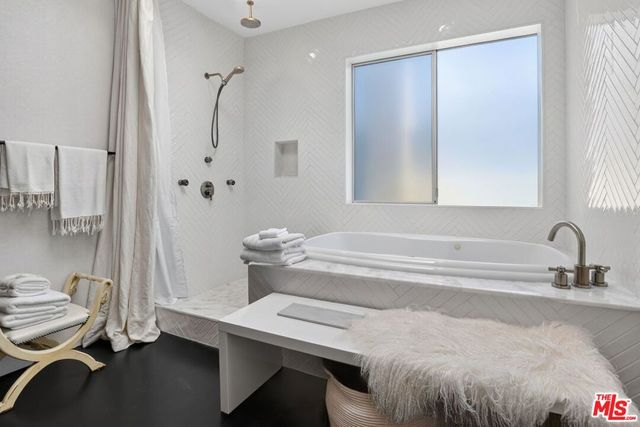 2425 Clement Avenue, Los Angeles, CA 90291