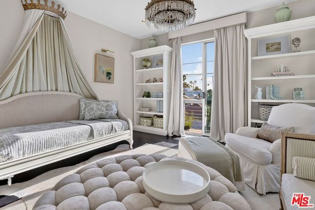 2425 Clement Avenue, Los Angeles, CA 90291