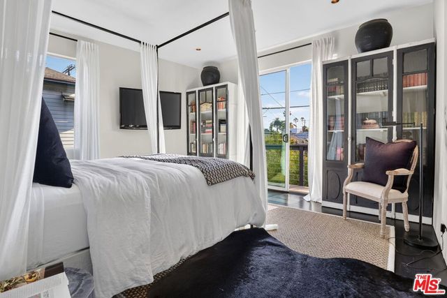 2425 Clement Avenue, Los Angeles, CA 90291