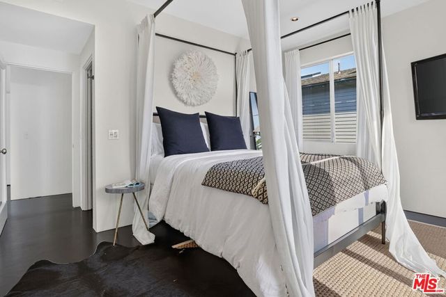 2425 Clement Avenue, Los Angeles, CA 90291