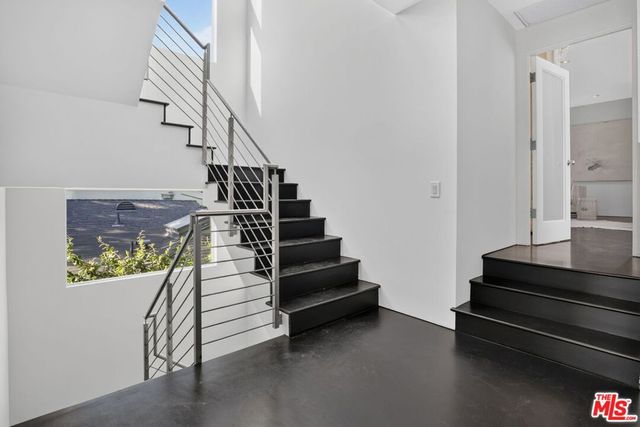 2425 Clement Avenue, Los Angeles, CA 90291