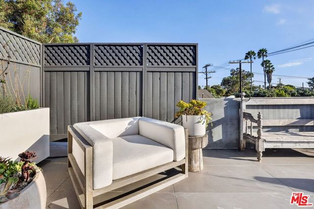2425 Clement Avenue, Los Angeles, CA 90291