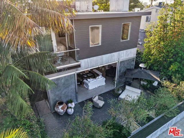 2425 Clement Avenue, Los Angeles, CA 90291
