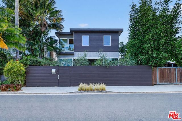 2425 Clement Avenue, Los Angeles, CA 90291