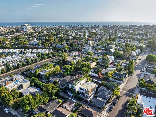 2425 Clement Avenue, Los Angeles, CA 90291