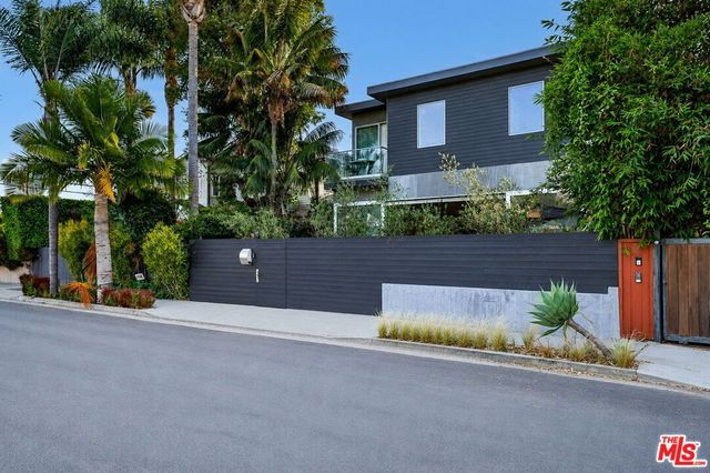 2425 Clement Avenue, Los Angeles, CA 90291