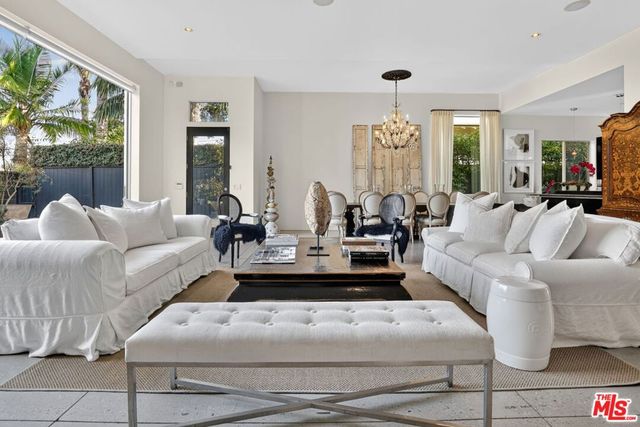 2425 Clement Avenue, Los Angeles, CA 90291
