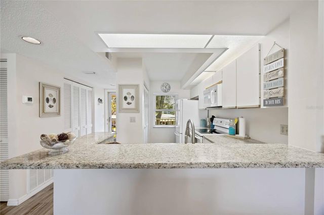 433 CERROMAR LANE 440, Venice, FL 34293