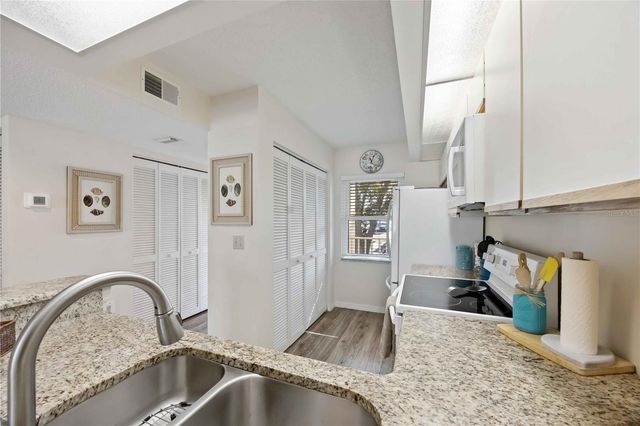 433 CERROMAR LANE 440, Venice, FL 34293