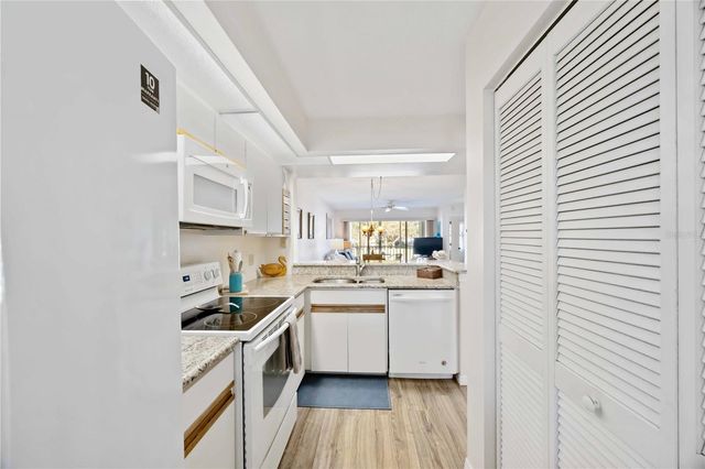 433 CERROMAR LANE 440, Venice, FL 34293