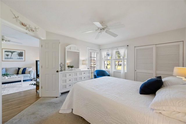 433 CERROMAR LANE 440, Venice, FL 34293