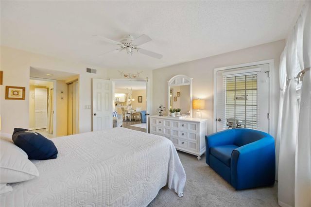 433 CERROMAR LANE 440, Venice, FL 34293